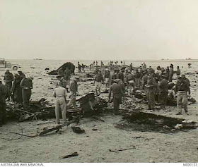 Italian aircraft crash in North Africa, 4 December 1941 worldwartwo.filminspector.com