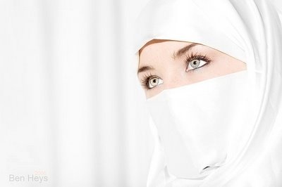 Wanita Berhijab Itu Cenderung Jutek dan Tak Pandai Bergaul, Benarkah?