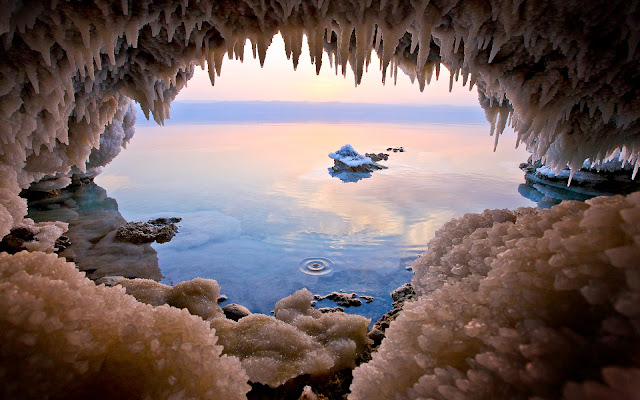 http://www.softstills.com/2014/10/ice-cave-in-sea-hd-wallpaper-nature.html