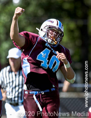 Drew Arteaga celebrates a SJO touchdown