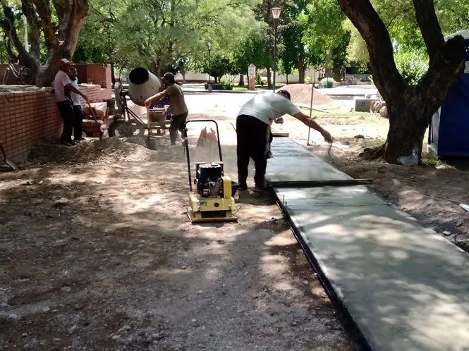 Avanza la remodelación de la Plaza Independencia