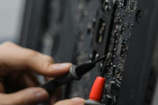 Assistência técnica é condenada a indenizar cliente após falha no serviço de conserto em celular em Mossoró, RN