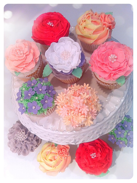 Cherie Kelly's Buttercream Vanilla Cupcakes