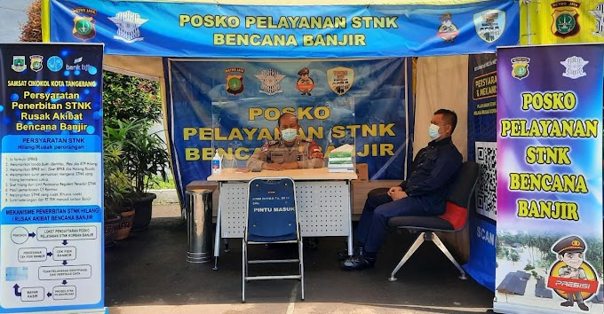 Samsat Cikokol Layani STNK dan BPKB Rusak Akibat Banjir   