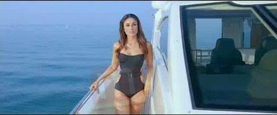 Bollywood new movie Kambakkht Ishq bikini scans for Kareena Kapoor and Amrita arora