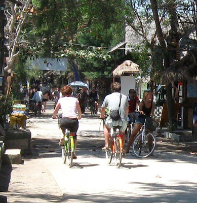 goers spell highlighting passing boat as well as non bestthailandbeaches: Gili Islands Updated