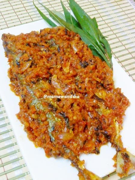 Dari Dapur MaDiHaA: Ikan Sambal Wangi Daun Kesum