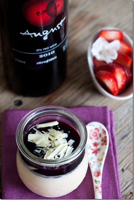 White chocolate parfait with red wine sauce (1 von 1)