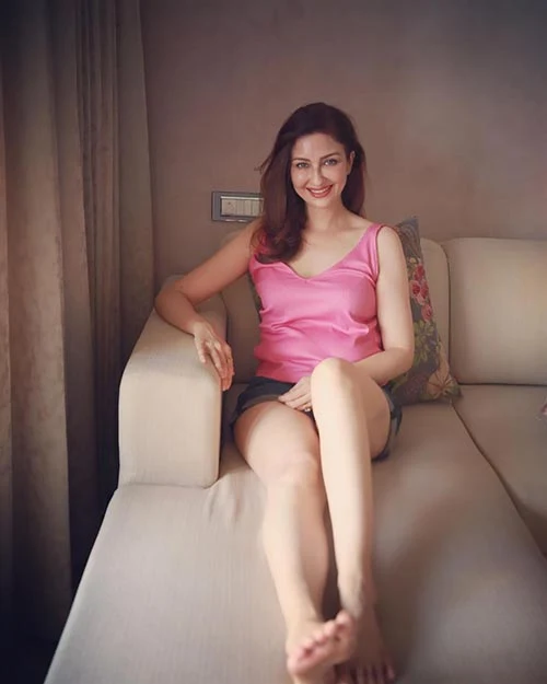 Saumya Tandon sexy legs hot tv actress