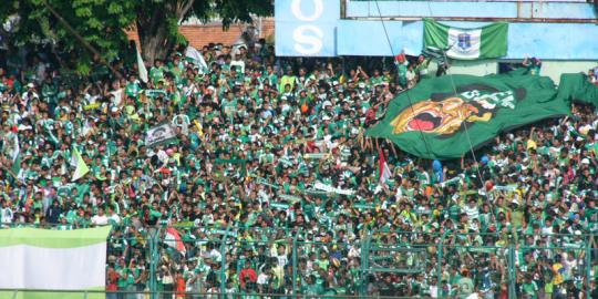 10 Suporter Sepakbola Terbesar dan Paling Fanatik di Indonesia