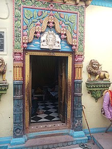 Banaras is famous for