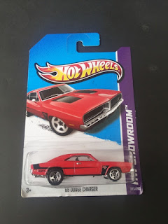 Hot Wheels 69 Dodge Charger  2013