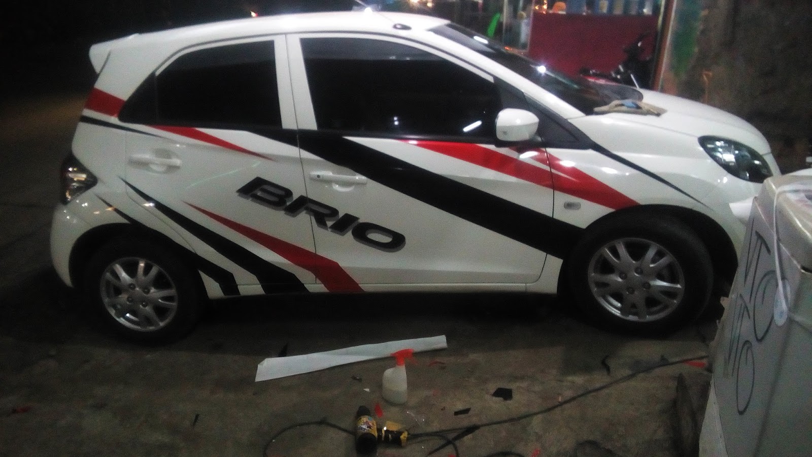 Modifikasi Stiker Honda Brio Putih Modifotto