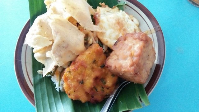 Nasi Pecel Pincuk Bu Hj. Djiyah