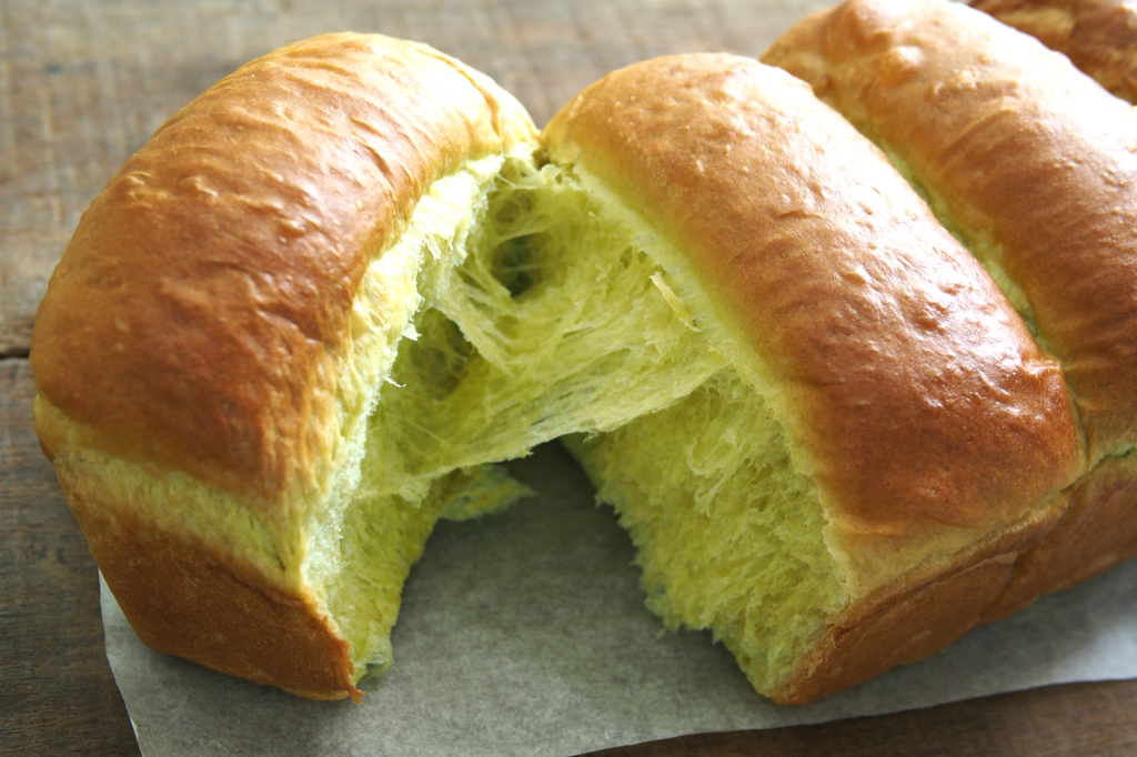 PANDAN HOKKAIDO MILK LOAF - BAKE WITH PAWS