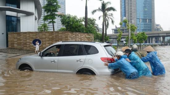  “Cấp cứu” ô tô bị ngập nước