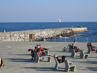 People in the sun, Barcelona