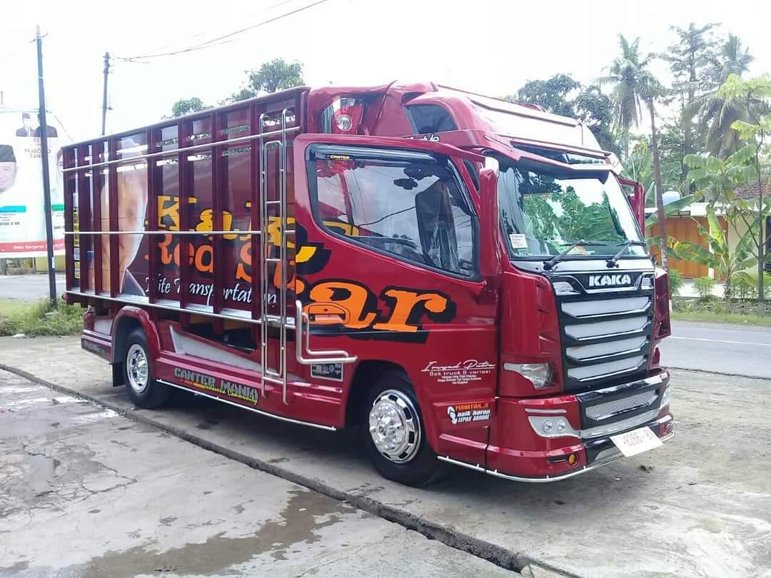 Modifikasi Truk  Canter  Model Scania Warna  Merah  Tambah 