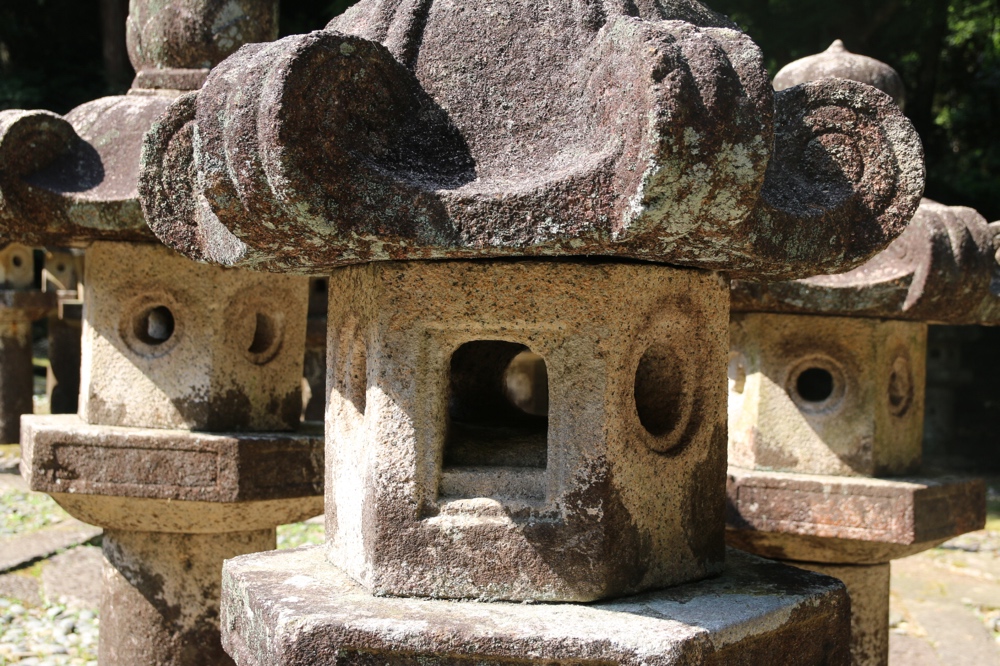 Stone lantern