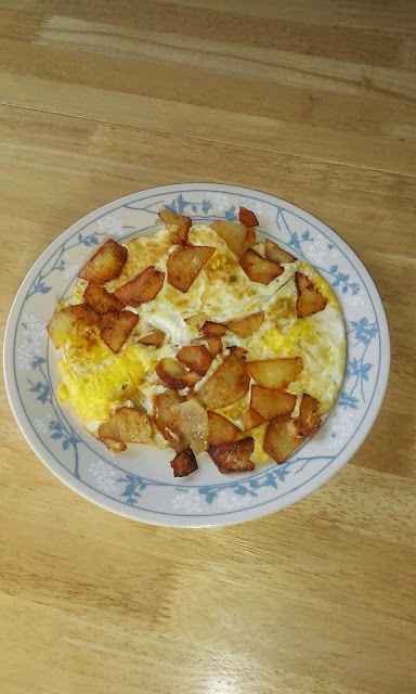 Fried Egg with Diced or Sliced Potatoes