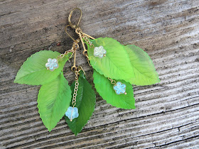 free tutorial for flower + leaves earrings - gratis diy voor oorbellen met blaadjes en bloemetjes