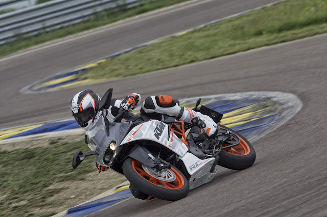 2015 KTM RC390 - (Pasar Eropa) 01