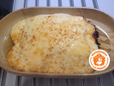 Espárragos blancos gratinados con queso Grana Padano