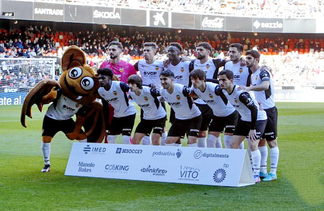 VALENCIA C. F. Temporada 2021-22. Mamardashvili, Gabriel Paulista, Diakhaby, Omar Alderete, Maxi Gómez, Gonçalo Guedes. Thierry Correia, Bryan Gil, Carlos Soler, Jesús Vázquez y Hugo Guillamón. VALENCIA C. F. 0 CÁDIZ C. F. 0 Domingo 03/04/2022, 18:30 horas. Campeonato de Liga de 1ª División, jornada 30. Valencia, estadio de Mestalla: 32.949 espectadores. GOLES: No hubo.