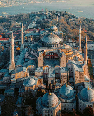 آيا صوفيا كنيسة الروم المحتلة. Hagia Sophia, Byzantine. Image from pintrest.com