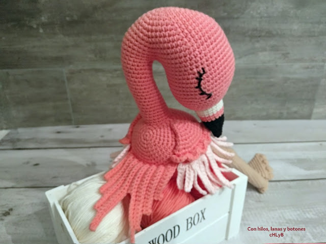 Con hilos, lanas y botones: Flo the Flamingo (patrón de The Little Hook Crochet, littleaquagirl)