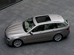 BMW 5-Series Touring 2011 (3)