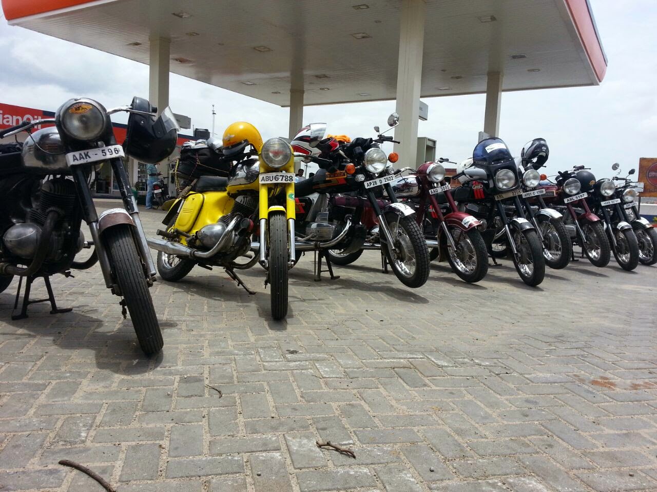 Jawa And Yezdi Club Of Hyderabad Safety Ride To Hampi