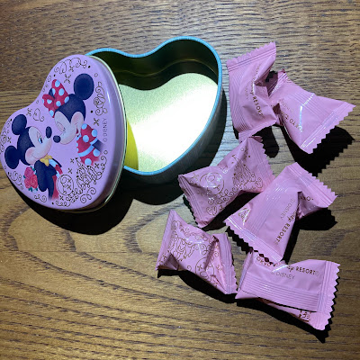 【ディズニーのお土産】TDR　ミッキー&ミニー「キャンディー　ミルク味（チョコレート入り）」味覚糖
