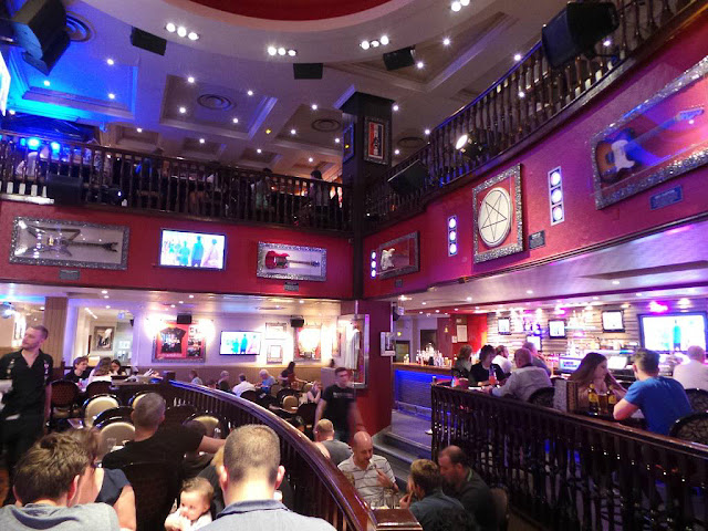 World Burger Tour Hard Rock Café restaurant burger Local Legendary burger