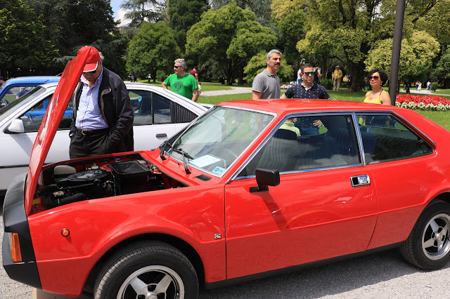 concentración coches clásicos en Munoa