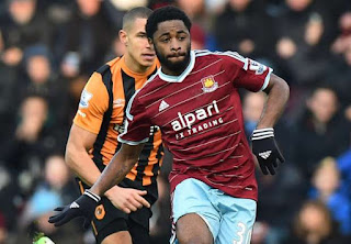 Bandar Bola - Manchester CitY Bidik Alex Song