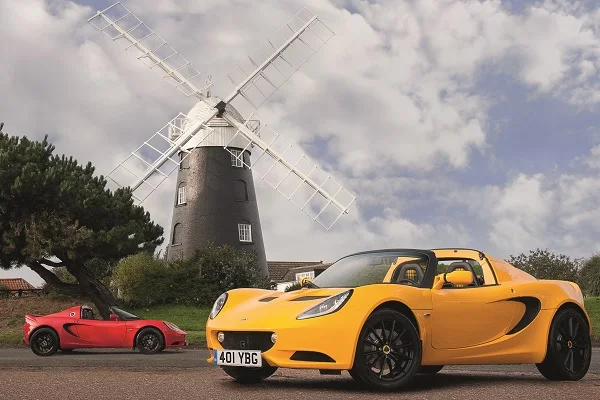 Lotus presentó los nuevos Elise Sport y Sport 220