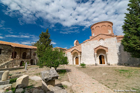 Vista del Monasterio de Santa Maria - Apolonia, Albania por El Guisante Verde Project