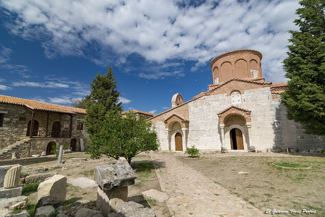 Vista del Monasterio de Santa Maria - Apolonia, Albania por El Guisante Verde Project