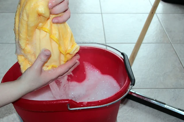 How to Clean Vinyl Floors