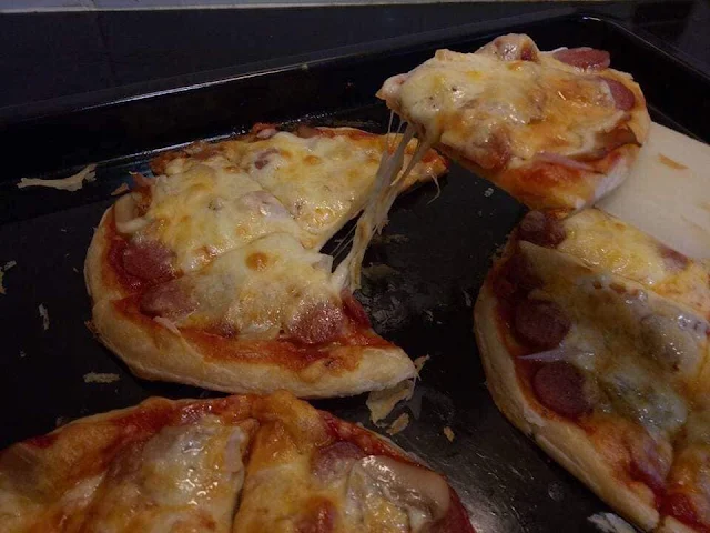 Cara Buat Pizza Homemade Segera Guna Roti Paratha