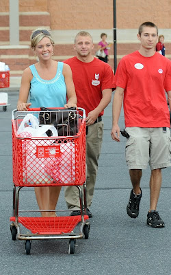  Kate Gosselin IS DOING SHOPPING