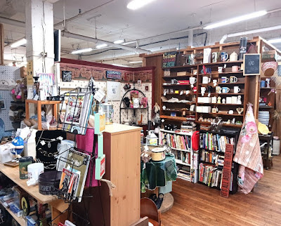 Olde Factory Antiques and Crafts Store in Hummelstown Pennsylvania