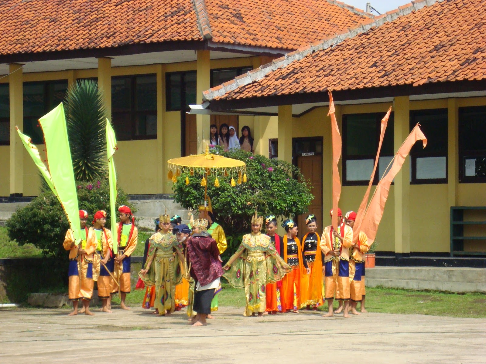 Contoh Biantara Ngeunaan Paturay Tineung - Contoh 193