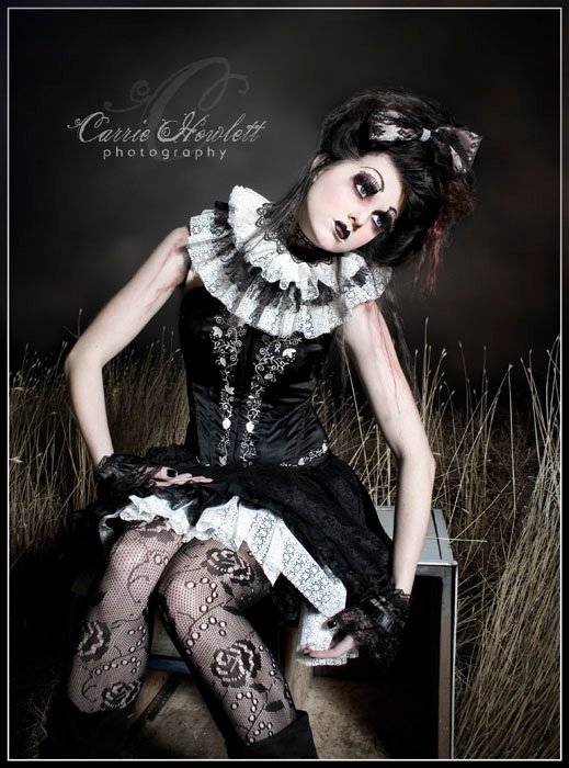 gothic makeup ideas. Strong dark goth make up with