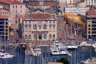 El Ayuntamiento visto desde Notre-Dame de la Garde.