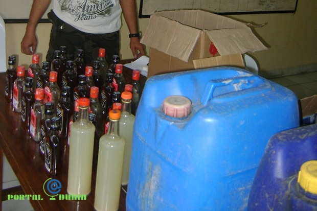 Dua Tewas Akibat Miras Oplosan Beralkohol 70 Persen di Bekasi