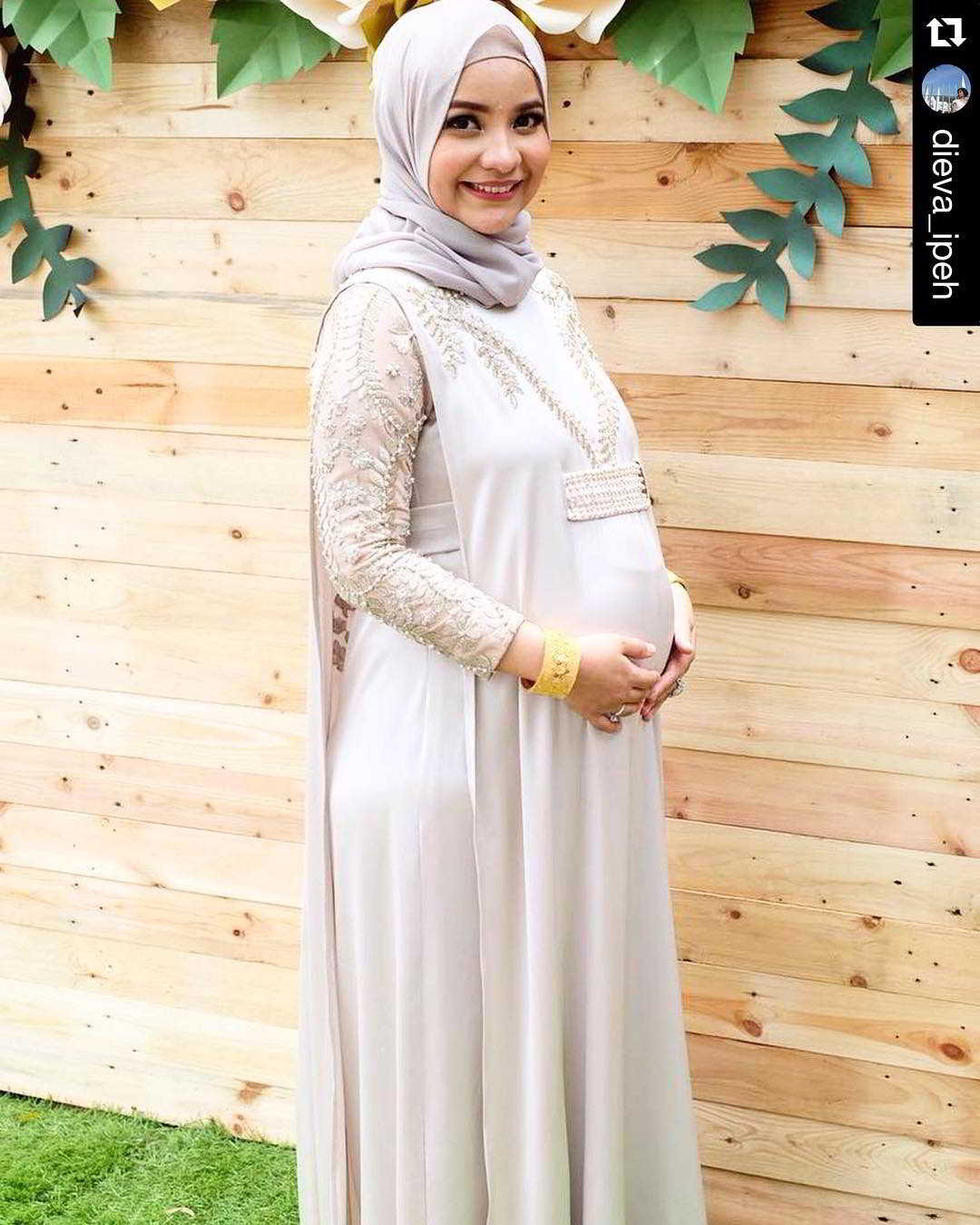 10 Model Kebaya Muslim Untuk Wanita Gemuk Berjilbab Modern Terbaru