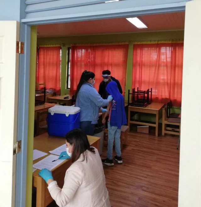 Osorno: Entregan vacunas contra la Influenza a Escuela Suiza