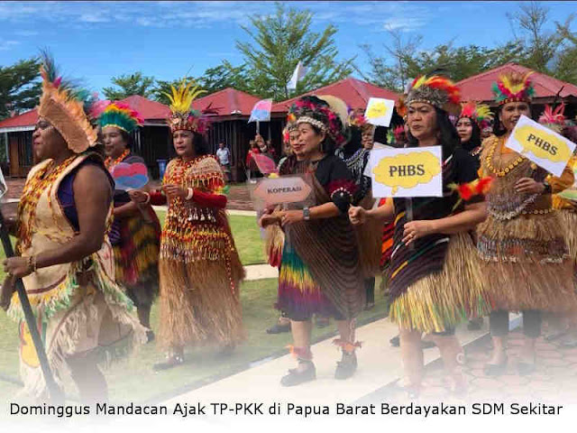 Dominggus Mandacan Ajak TP-PKK di Papua Barat Berdayakan SDM Sekitar